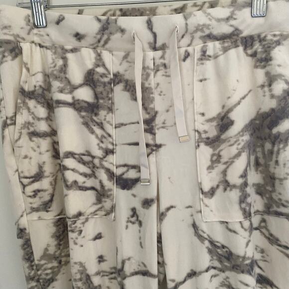 Soma Weekend Velvet Pajamas Set White Gray Marble Womens Size Small - Picture 10 of 13